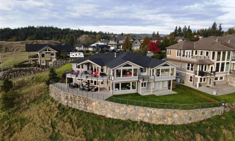Colwood homes for sale