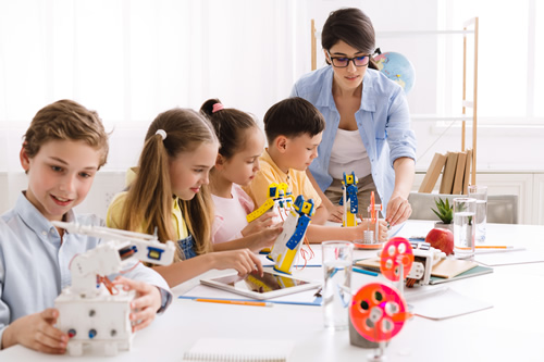 Why Should Your Child Be Enrolled In STEM Holiday Activities
